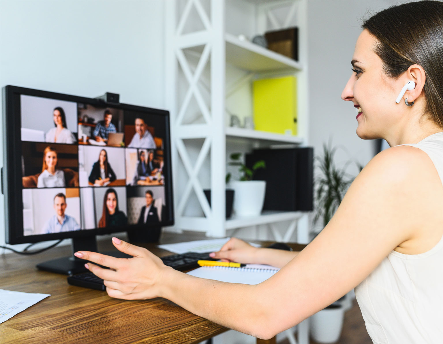 gestion-integral Project Management. Técnica realizando video conferencias.